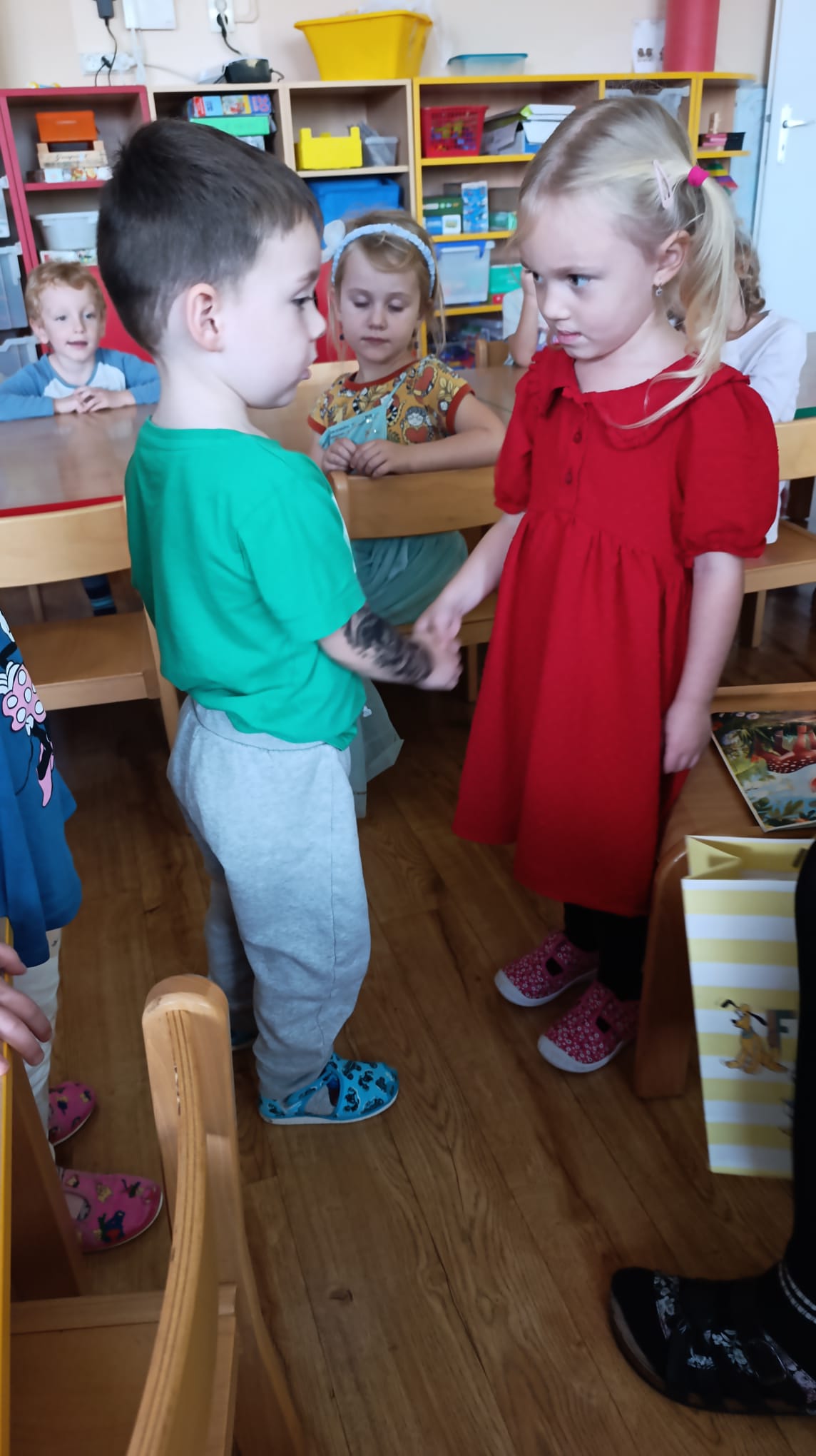 da5f0af5-4fe1-428f-9a37-6835dd313f11